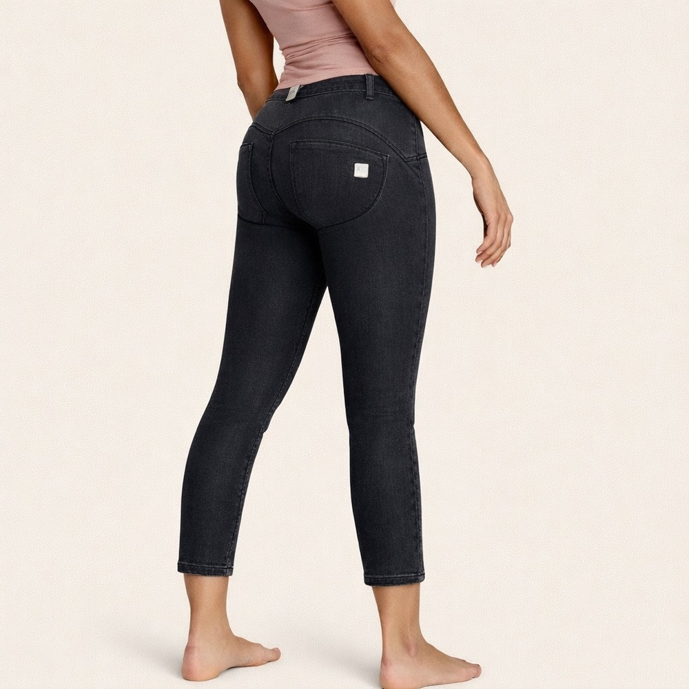 NWT Freddy $120 WR.UP Denim faded black  sz US 4 Small crop Butt Lift